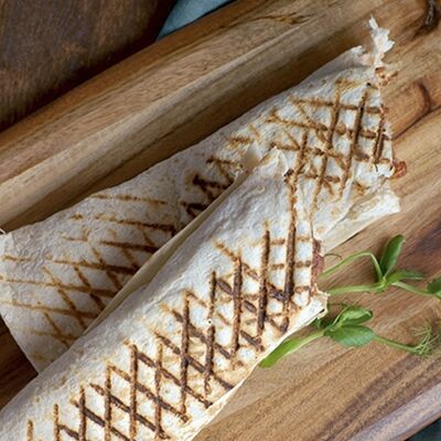 Шаурма с курой и морковью по-корейски в Мангал Хаус по цене 335 ₽