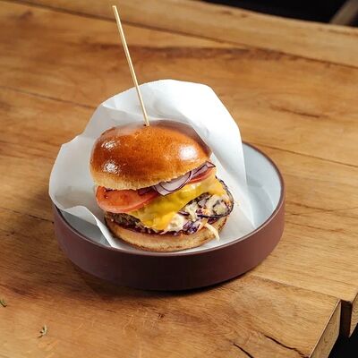 Бургер со свиным ребром в Гент по цене 780 ₽