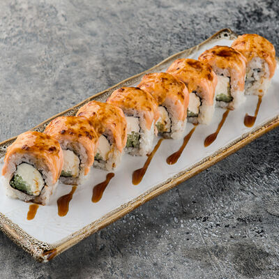 Ролл Филадельфия запеченная с лососем в ЛарисуВаннуХочу по цене 460