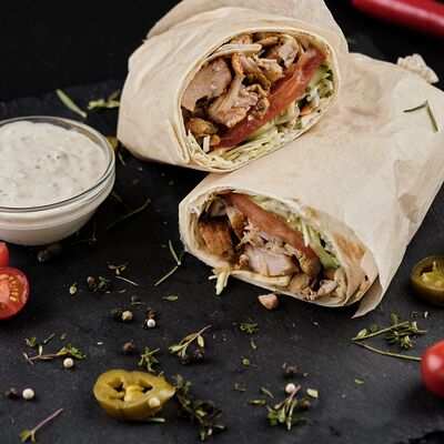 Шаурма Острая с куриным шашлыком в Duner на углях по цене 500 ₽