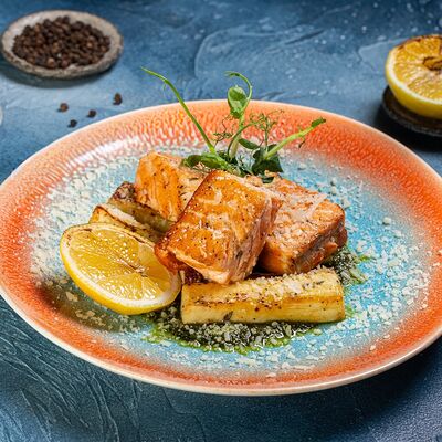 Цуккини с лососем и пармезаном в Фиеста по цене 1210 ₽