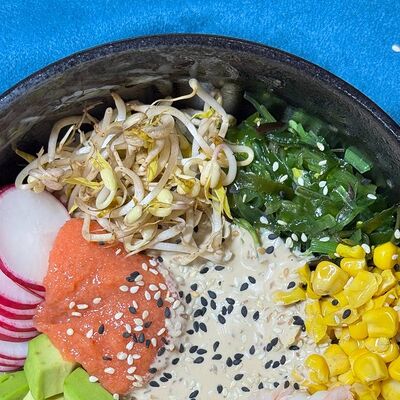 Поке-боул с тунцомв Tom-Yam по цене 590 ₽