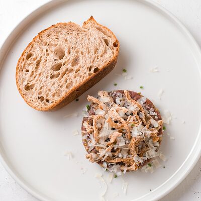 Тартар из говядины с хрустящими вешенками в Березка по цене 32 р.