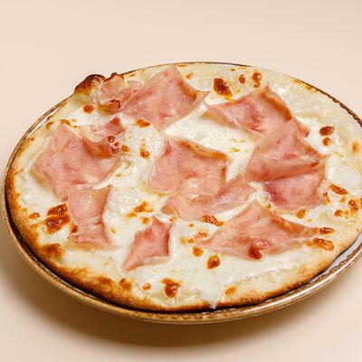 Пицца с ветчиной в PastaMore по цене 240 ₽