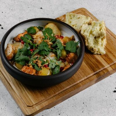 Чкмерули с лососем и батумскими мидиями под сливочно-чесночным соусом в Бумбараш по цене 890 ₽