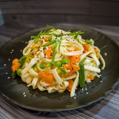 Wok с удоном и овощами в Vinden Бистро по цене 400 ₽