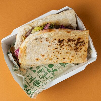 Гирос с котлетой из говядины с соусом из сидра в Сидрерия по цене 810 ₽