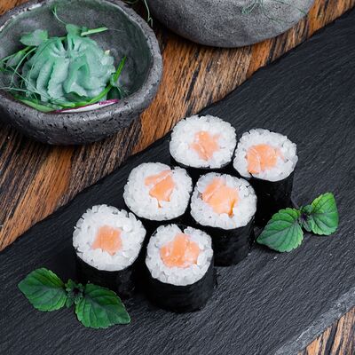 Хосомаки-ролл с копченым лососем в Ohasi по цене 199