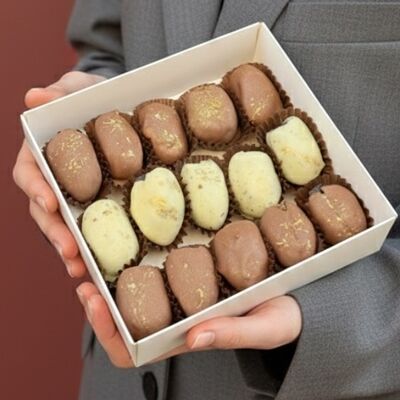 Финики в шоколаде Классика в Luna-Клубника в шоколаде по цене 3990 ₽