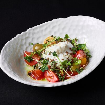 Буратта с томатами и печенным перцем в Эндорфин по цене 770 ₽