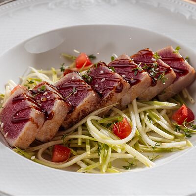 Тунец татаки с цукини и понзу в Вера Фёдоровна по цене 660 ₽