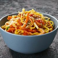 Вок Яичная лапша с курицей в Korean Chick