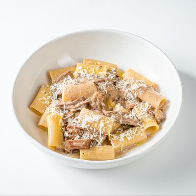 Паста с томленой говядиной в Drunken duck pub по цене 890 ₽