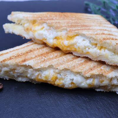 Сэндвич Много сыра в Два зерна по цене 444 ₽