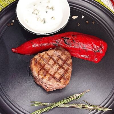 Стейк классический с красным перцем на гриле в Грильфуд по цене 835 ₽