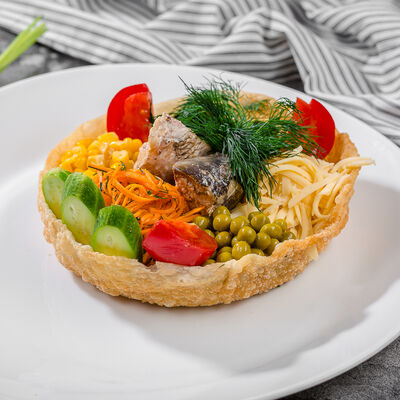 Шеф-салат с рубленым нежным тунцом в Сахара по цене 1750 ₽