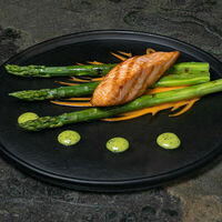 Филе лосося со спаржей в Sigma