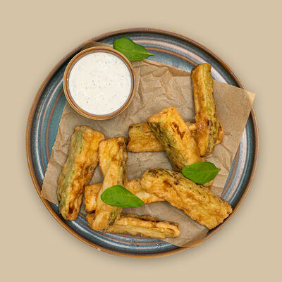 Кабачки фри с Деревенским соусом в Любим сытно по цене 565 ₽