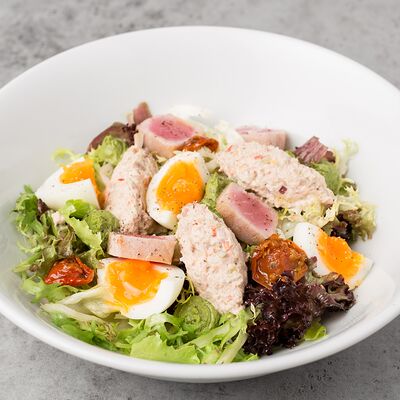 Салат с тунцом в Osteria Mario по цене 940 ₽