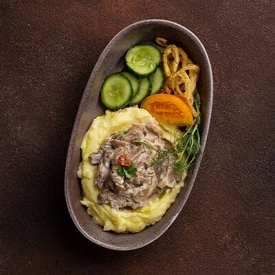 Бефстроганов с картофельным пюре в Ферма по цене 1095 ₽