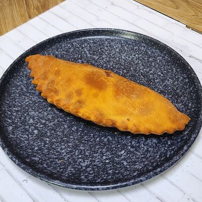 Чебурек Мясной (1 шт.) в ШАУРМАНИЯи НЕ ТОЛЬКО по цене 189 ₽