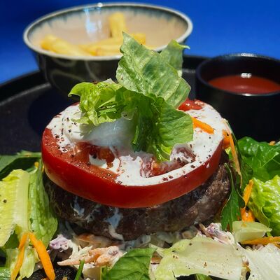 Бифштекс с сыром лабне в Magnum bar по цене 820 ₽