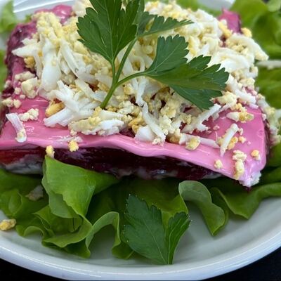 Салат Сельдь под шубой в 18 ложек по цене 249 ₽