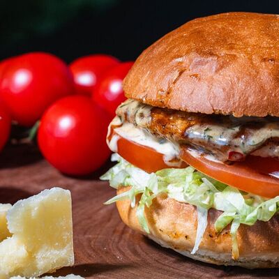 Хитбургер классический с телятиной в ШАШЛЫК & BBQ по цене 870 ₽