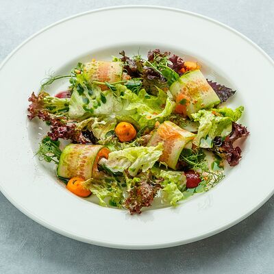 Рулетики из семги в Белая черешня по цене 610 ₽