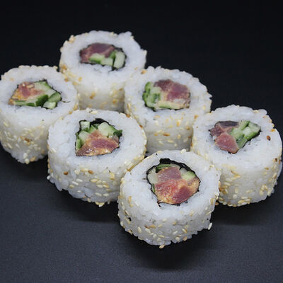 Спайси-ролл с тунцом в Офис клуб по цене 360 ₽