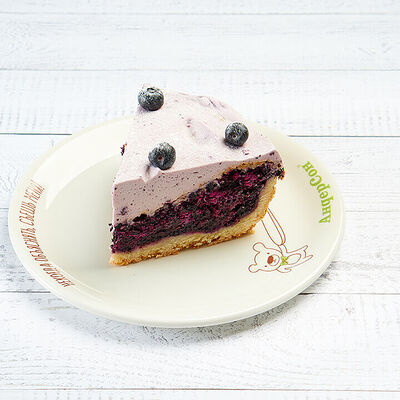 Торт черничный 1 кус 1/6 в АндерСон по цене 560 ₽