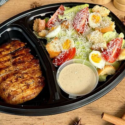 Цезарь с курицей в Про.Мясо по цене 549 ₽