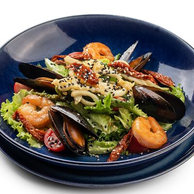 Теплый салат с морепродуктами в Тортшер по цене 1068 ₽