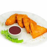 Чеддер фри с малиновым соусом в New ролл