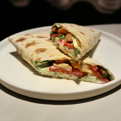 Шаурма с креветками в УГОДНИКИ по цене 819 ₽