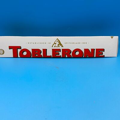 Шоколад Toblerone белый с медом в Мармеладная бухта по цене 350 ₽