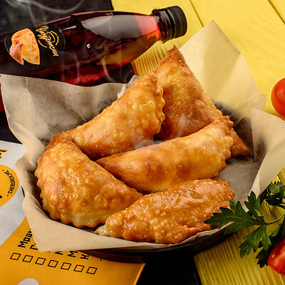 ЧебурекМи с клубничным джемом в Чебурекми по цене 160 ₽