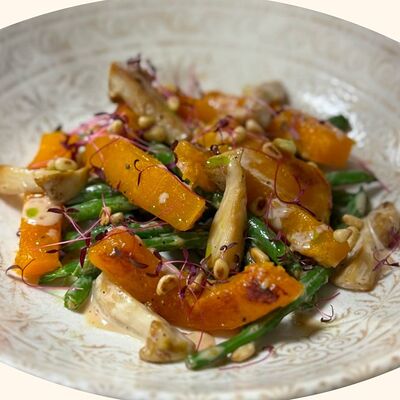 Салат с тыквой и белыми грибами в Romanico по цене 1400 ₽