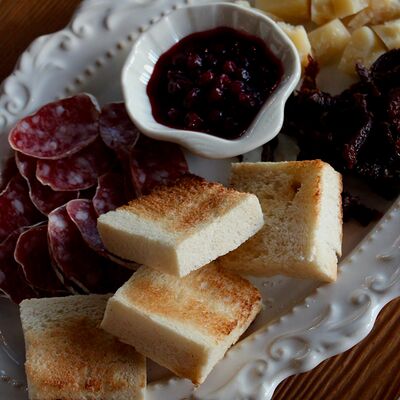 Сет к красному вину в Хюгге Сырный ресторан по цене 1100 ₽