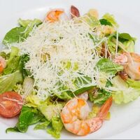 Салат Цезарь с креветками в Полная чаша