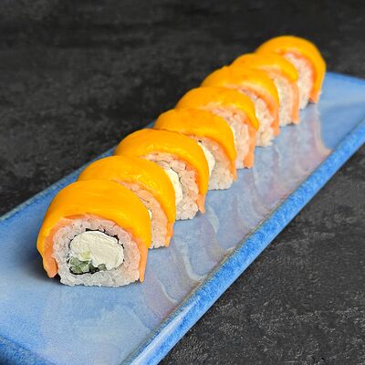 Запеченная Филадельфия Чеддерв Лосось Sushi & Oysters по цене 935 ₽