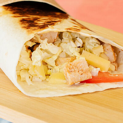 Цезарь-ролл в Вкусная бочка по цене 329 ₽