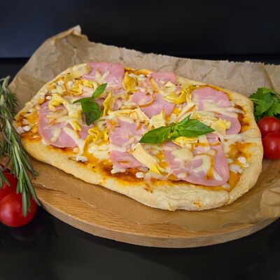 Пицца Римская ветчина артишоки в Трасса по цене 999 ₽