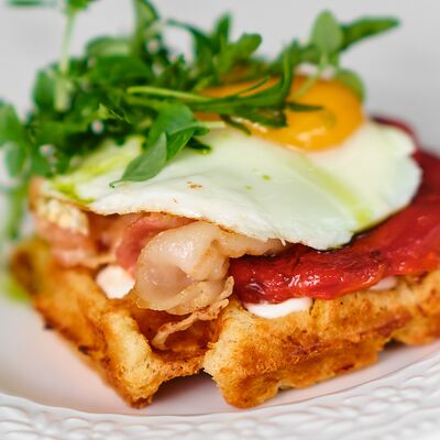 Картофельные вафли с беконом в Кафе Элмэт по цене 690 ₽