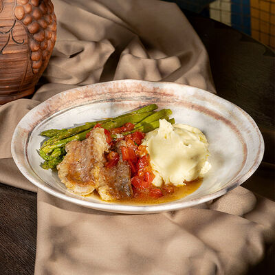 Окунь со спаржей в Аджикинежаль по цене 965 ₽