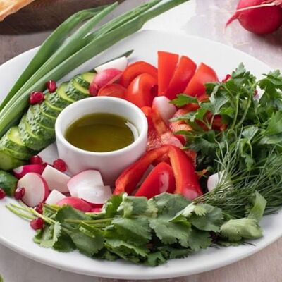 Ассорти овощное с зеленьюв Хинкальня по цене 18 р.