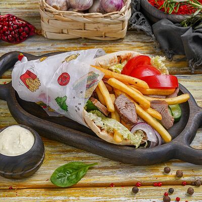 Греческая шаурма гирос со свининой в Геленджик по цене 840 ₽