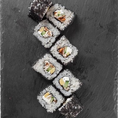 Калифорния с угрем в Underground Sushi City по цене 520 ₽