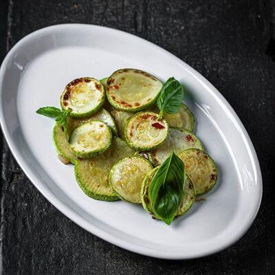 Цукини с перцем чили в Техникум по цене 350 ₽