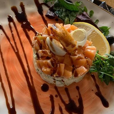 Салат из сёмги с авокадо в Браухаус Альтштадт по цене 880 ₽